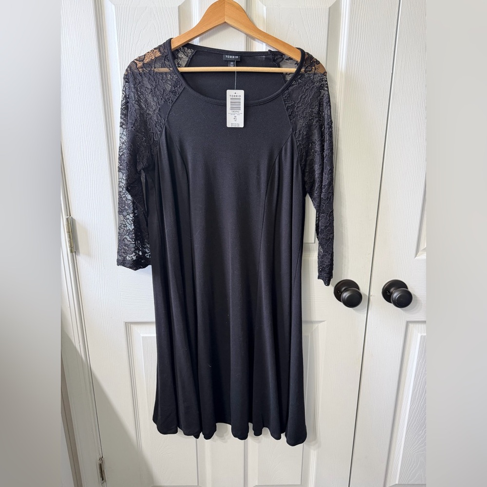 Torrid Black Lace Sleeve A-Line Knee Length Plus Size 00 M/L Dress 3/4 Raglan